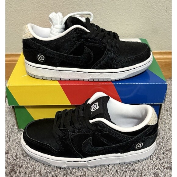 Size 10.5Y (PS) - Nike SB Dunk Low X Medicom Toy BE@RBRICK - Picture 1 of 5